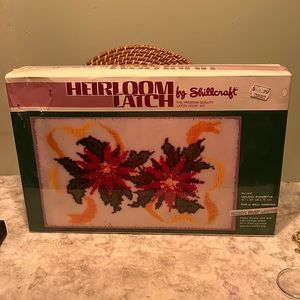 😄Latch hook kit NWT heirloom holiday rug